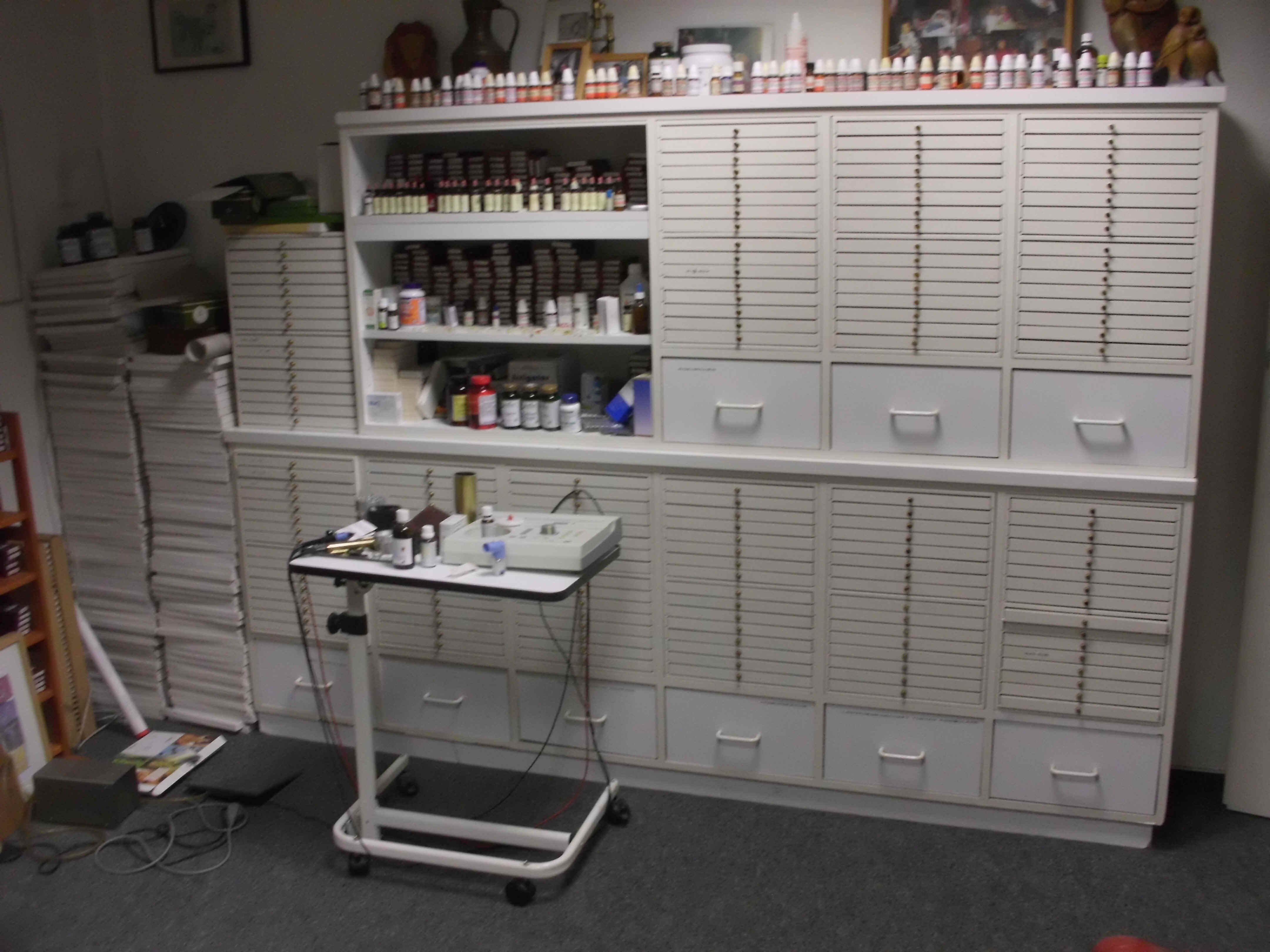 Ampullenschrank.JPG (5251072 Byte)
